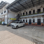 RedDoorz Syariah near Ciledug Station 