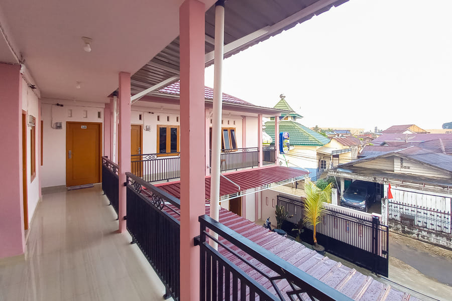 RedDoorz Syariah near JBC Jambi