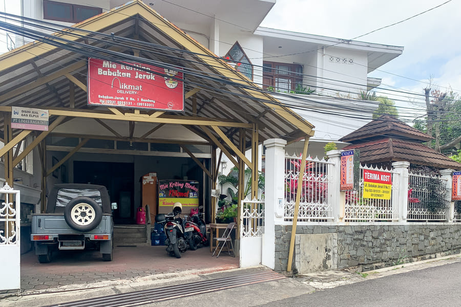 Cozy Homestay Syariah Mitra RedDoorz Bandung