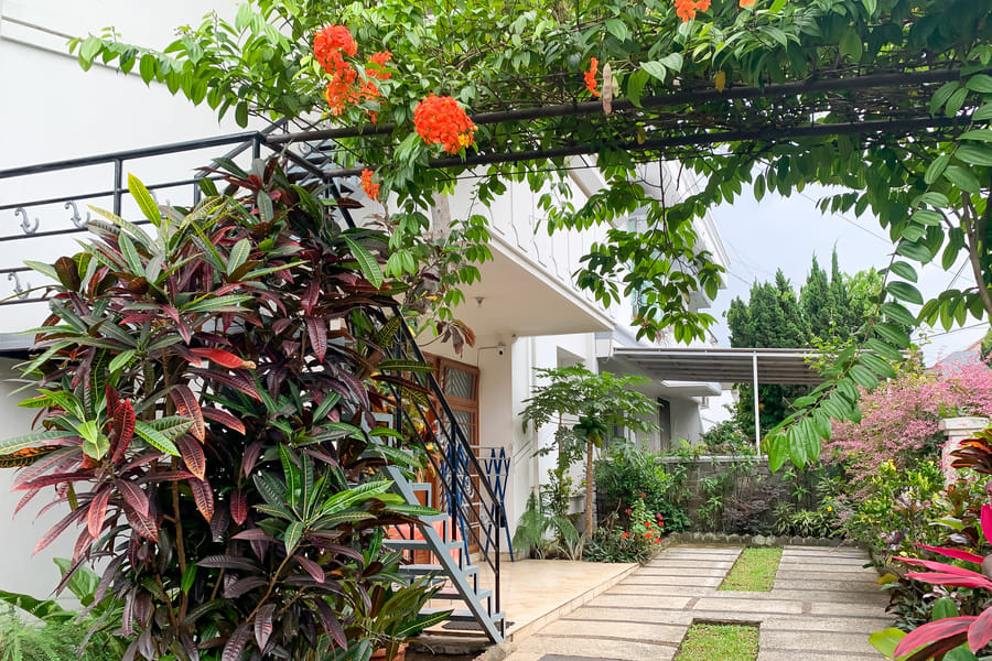 Cozy Homestay Syariah Mitra RedDoorz Bandung