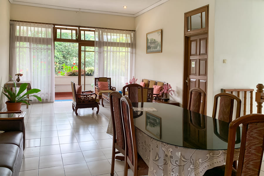 Cozy Homestay Syariah Mitra RedDoorz Bandung