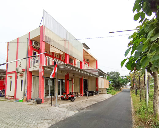 Ariska Room near Alun Alun Jombang RedPartner