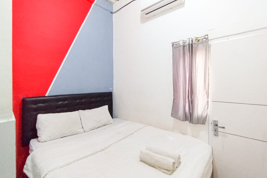 Ariska Room near Alun Alun Jombang RedPartner