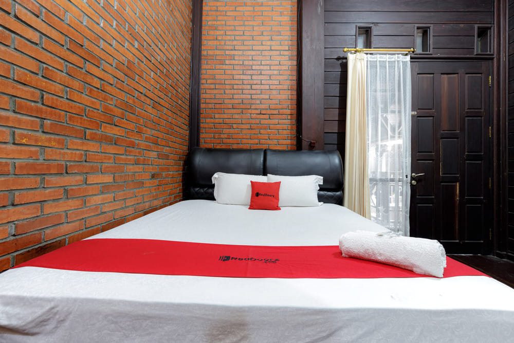 RedDoorz Room