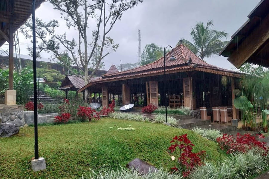 Oemah Tahu Banjarnegara Resto and Resort Mitra RedDoorz