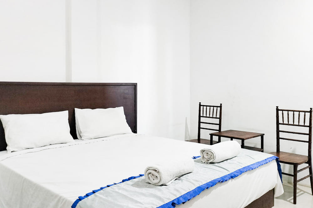 RedDoorz Deluxe Double Room