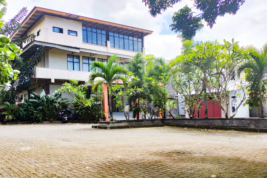 RedDoorz @ Cbreez Bitung