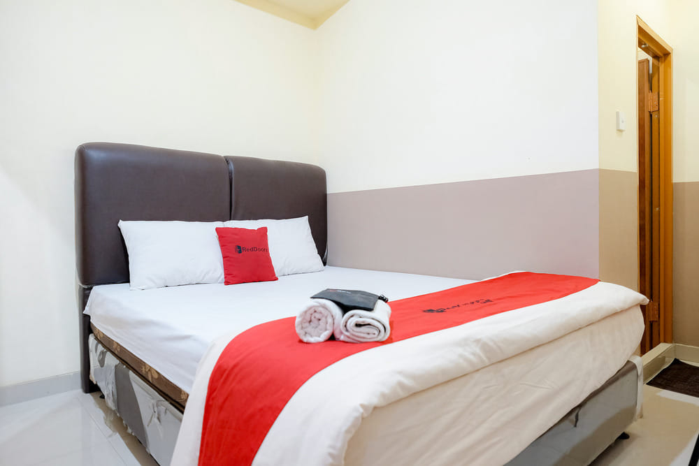 RedDoorz Room