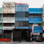 RedDoorz @ Jalan Biak Roxy Jakarta