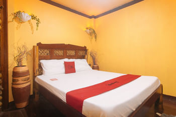 RedDoorz @ Island Front Cottages El Nido
