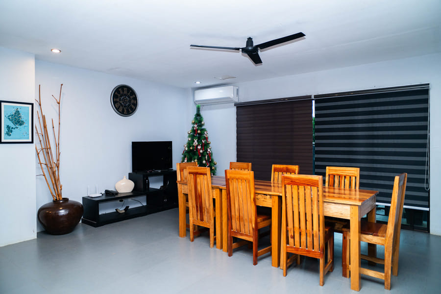 RedDoorz @ Kopinos Tourist Inn Hotel