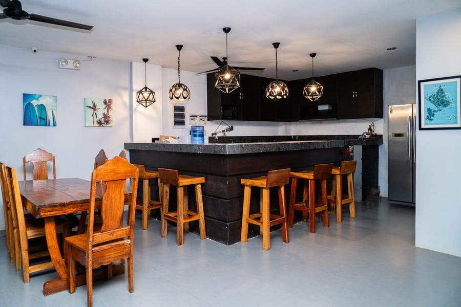 RedDoorz @ Kopinos Tourist Inn Hotel