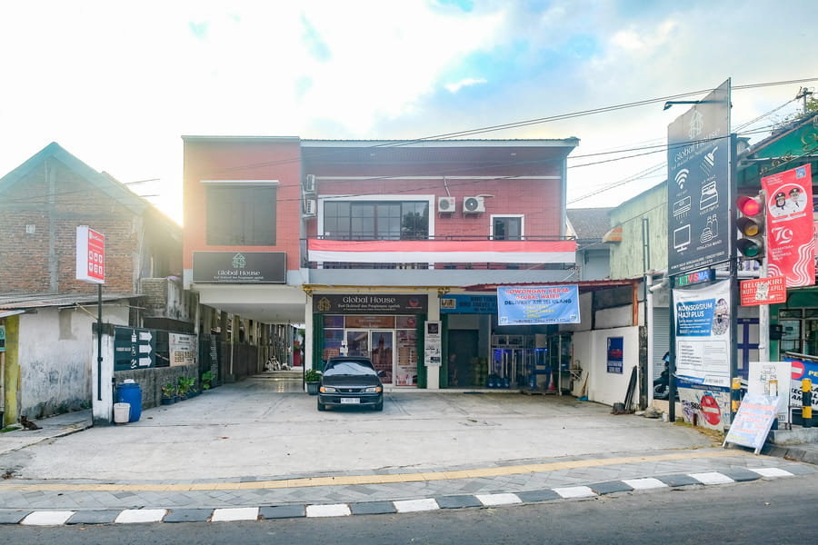 Reddoorz Syariah near Sleman city hall 4