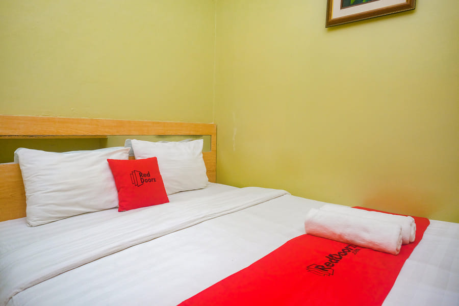 RedDoorz @ Shabrina Homestay Syariah Maguwo