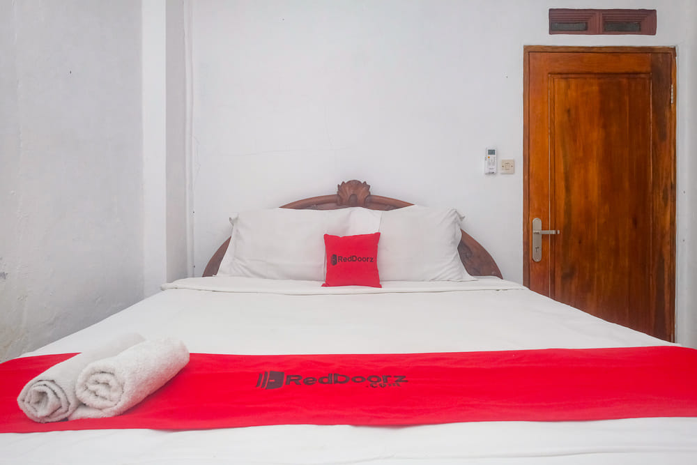 RedDoorz Room