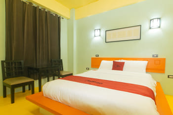 RedDoorz Premium @ The KWE Hotel and Resort