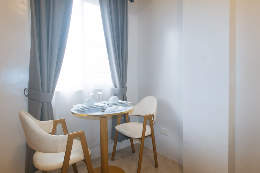 RedDoorz @ Delorian Residences