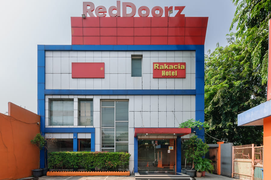 RedDoorz Plus @ Jalan Pemuda Jakarta