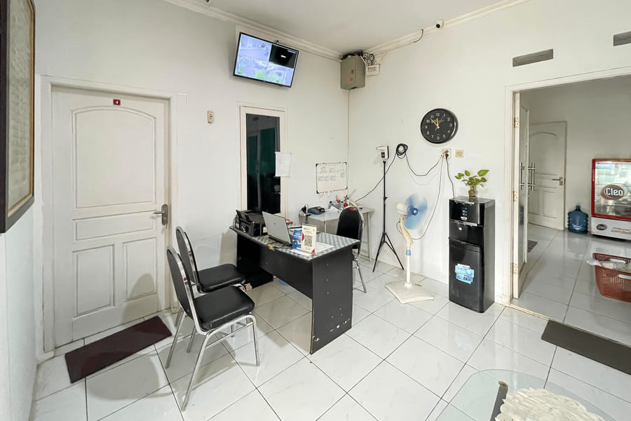 Urbanview Syariah Sasarengan Inn near RSUD Waled Cirebon