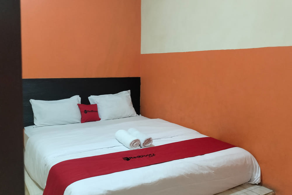 RedDoorz Room