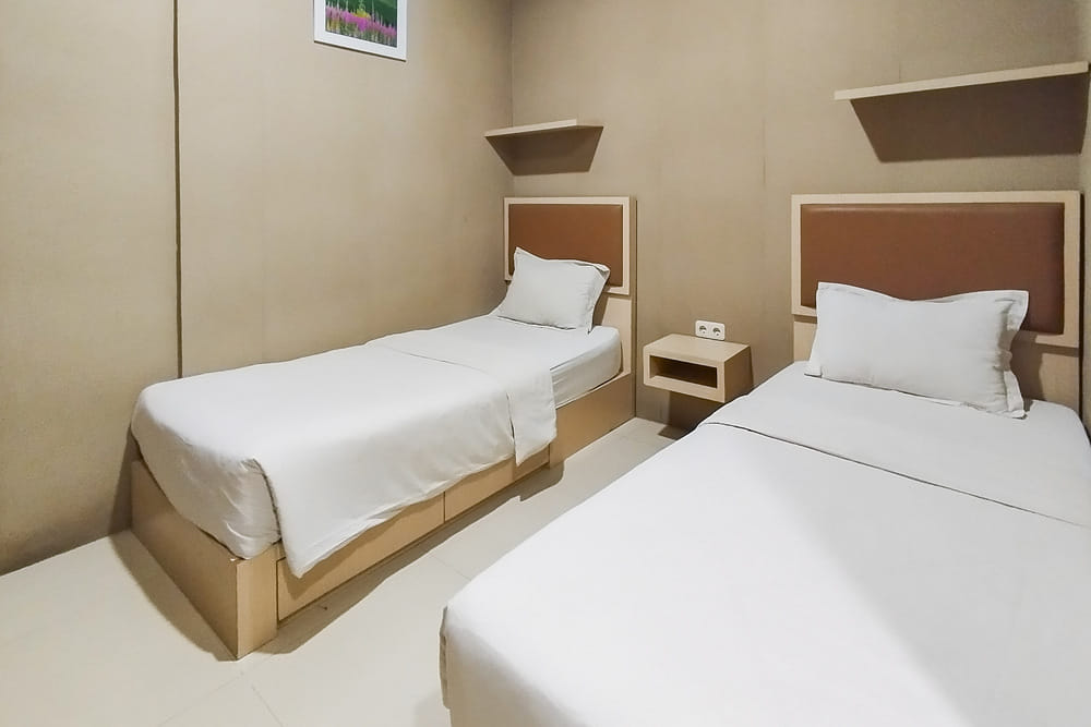 Twin Rooms