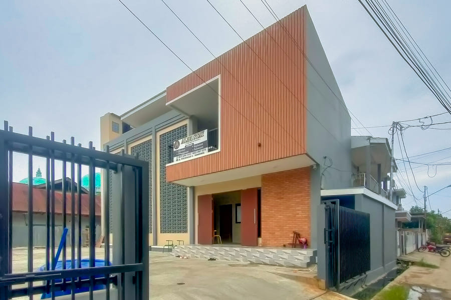 RedDoorz Syariah near Gelora Kadrie Oening Samarinda