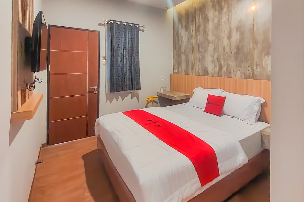 RedDoorz Room