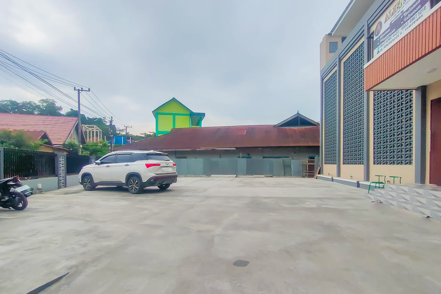 RedDoorz Syariah near Gelora Kadrie Oening Samarinda