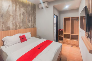 RedDoorz Syariah near Gelora Kadrie Oening Samarinda