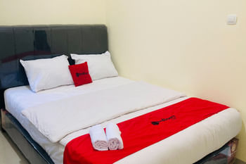 RedDoorz near Paragon Mall Semarang 2