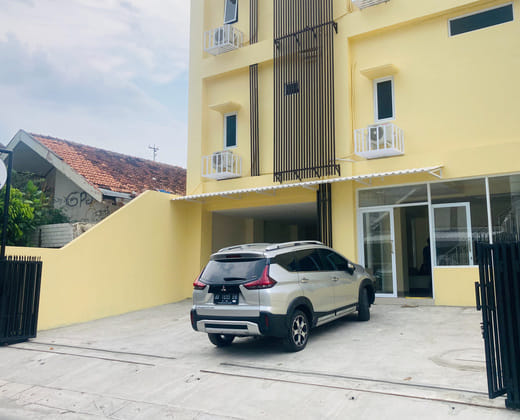 RedDoorz near Paragon Mall Semarang 2