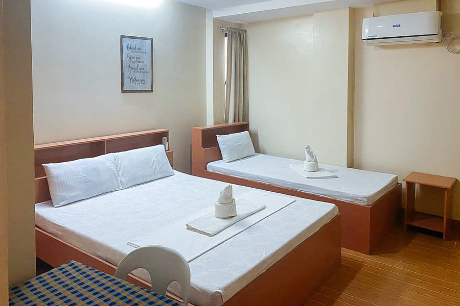 RedDoorz @ La Briana Guest House Santa Fe Bantayan Cebu