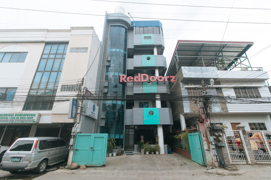 RedDoorz near Liceo De Cagayan University Highschool