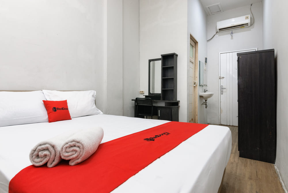 RedDoorz Room
