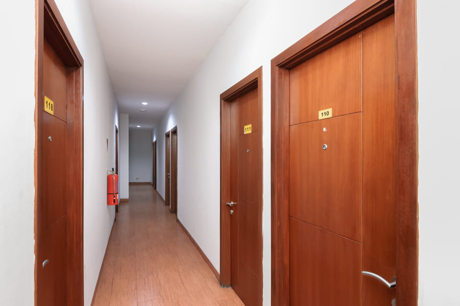 RedDoorz near Mandaya Royal Hospital Puri