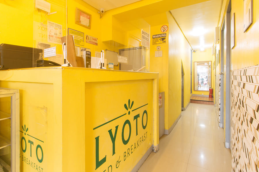 RedDoorz @ LYOTO Bed and Breakfast near NAIA