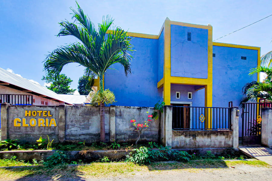 RedDoorz @ Hotel Gloria Borong