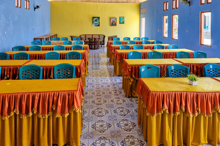 RedDoorz @ Hotel Gloria Borong