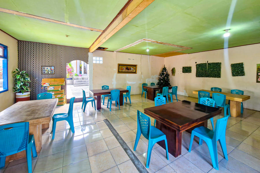 RedDoorz @ Hotel Gloria Borong