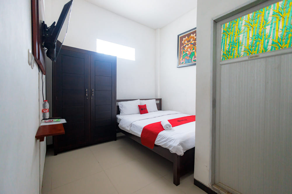 RedDoorz Room