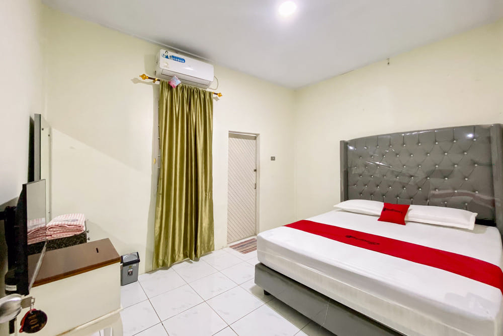 RedDoorz Room