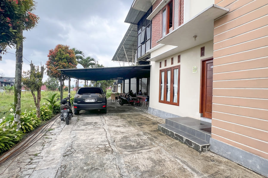 OWK Homestay Syariah Mitra RedDoorz Wonosobo