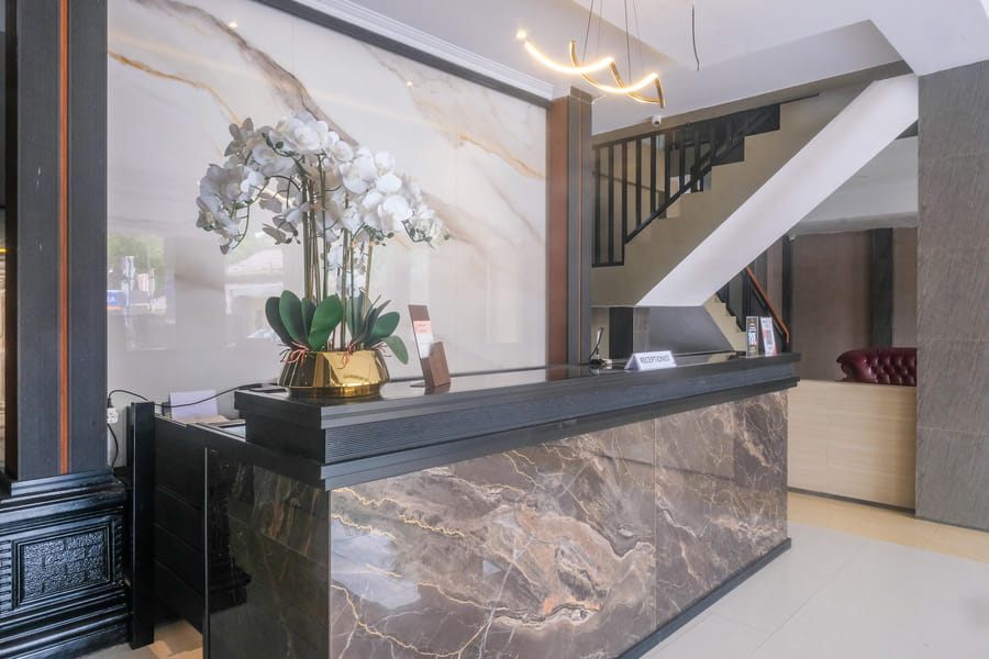 Urbanview TWH Costel near Stadion Maguwoharjo Yogyakarta