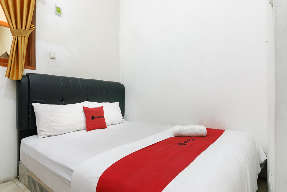 RedDoorz Room