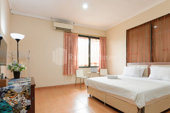 SR Residence near Mall Ciputra Cibubur Mitra RedDoorz