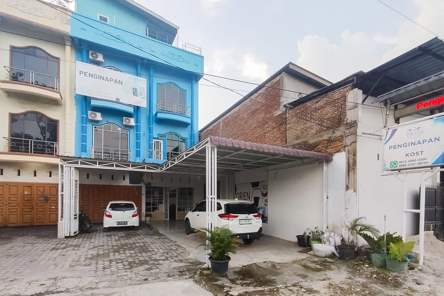 RedDoorz @ Orien Guesthouse Pematang Siantar