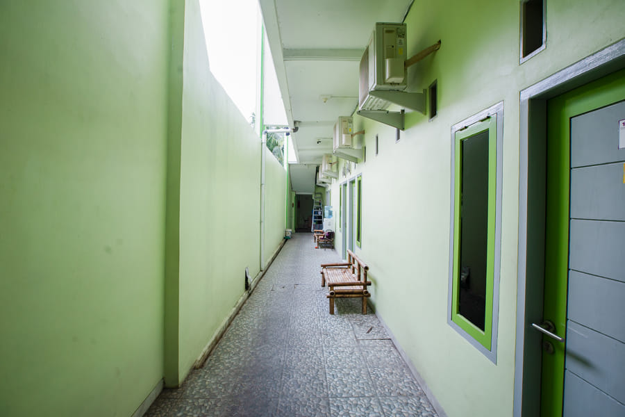 RedDoorz Syariah @ Shakira Alesha Enggal