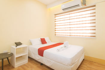 RedDoorz @ Casa Barcelona Condotel