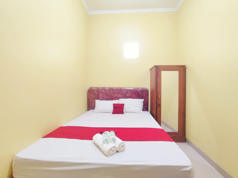 RedDoorz Room
