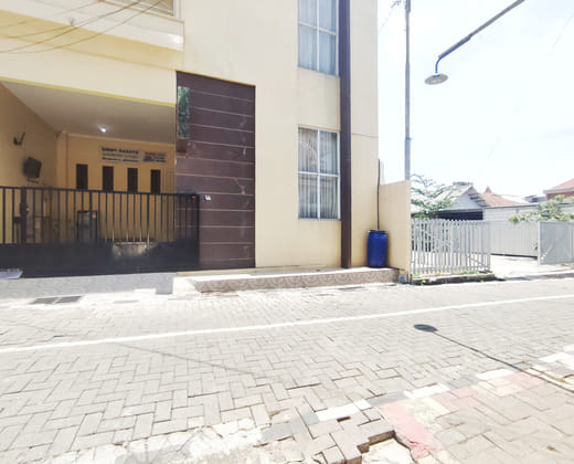 RedDoorz @ Mangga Residence near Exit Toll Banyumanik Semarang